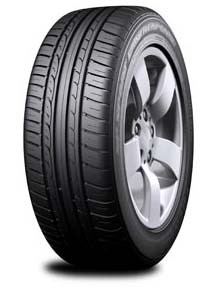 Däck för sommarbruk. Däck för sommaren på fälg.