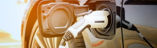 Plug in hybrid - för miljön Ladda elbilen hemma - snabbt, miljövänligt och prisvärt