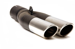 Detta är ett kromat slutrör som man kan skruva fast på sitt befintliga avgassystem.
